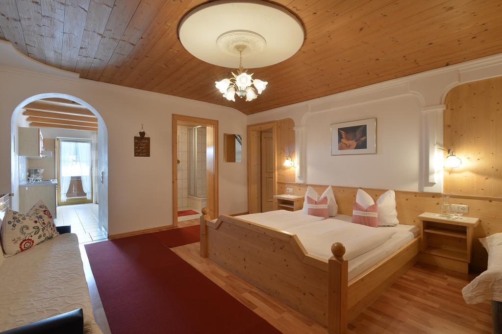 施密特小屋旅馆 Kössen 客房 照片