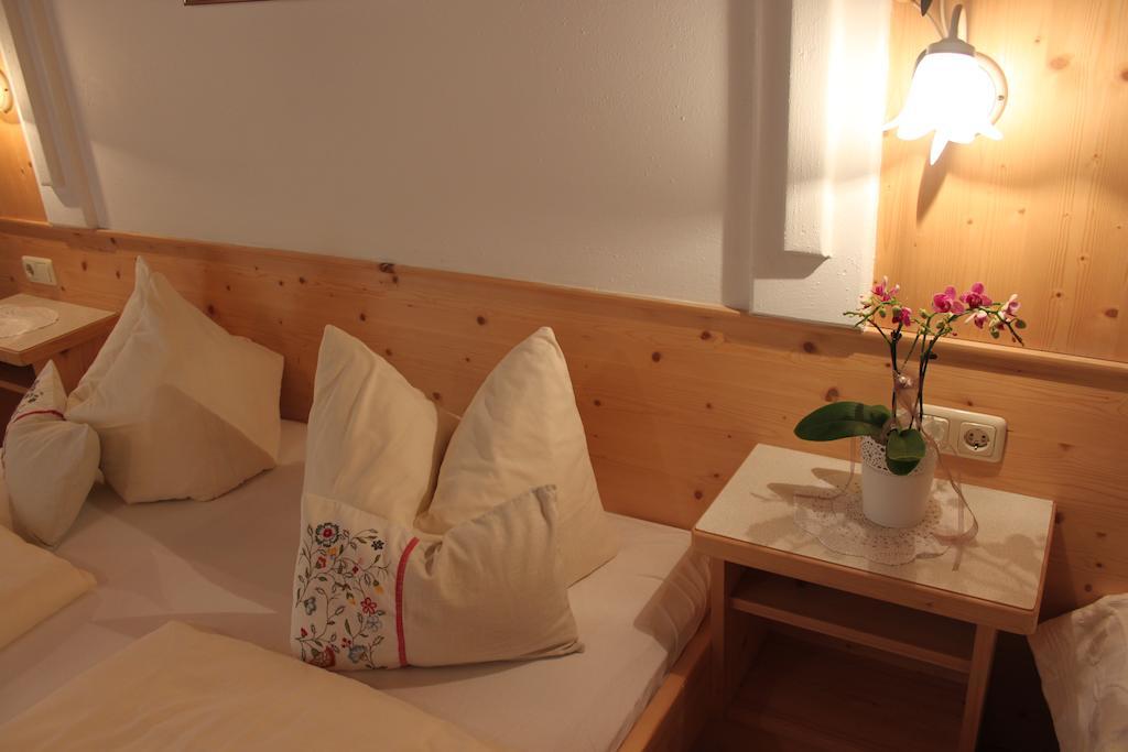 施密特小屋旅馆 Kössen 客房 照片